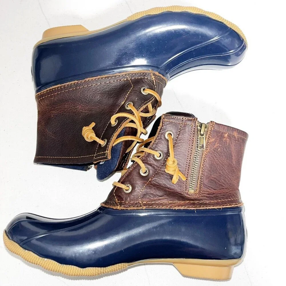SPERRY Women's Saltwater Duck Boot Leather Size 9 US Brown Blue Gum Rubber Zip